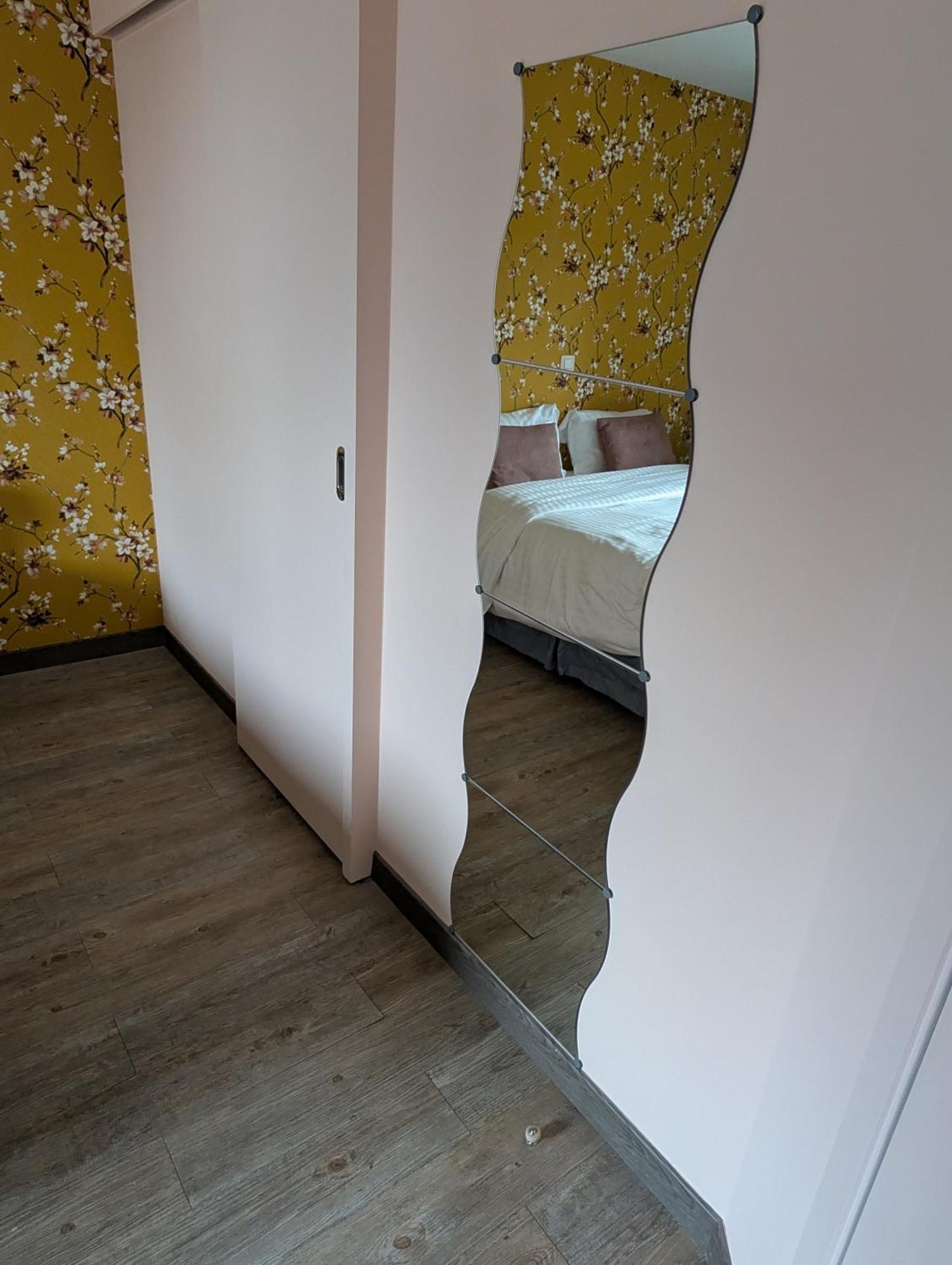 Hotel A Fleur De Couette Auvelais Exteriér fotografie