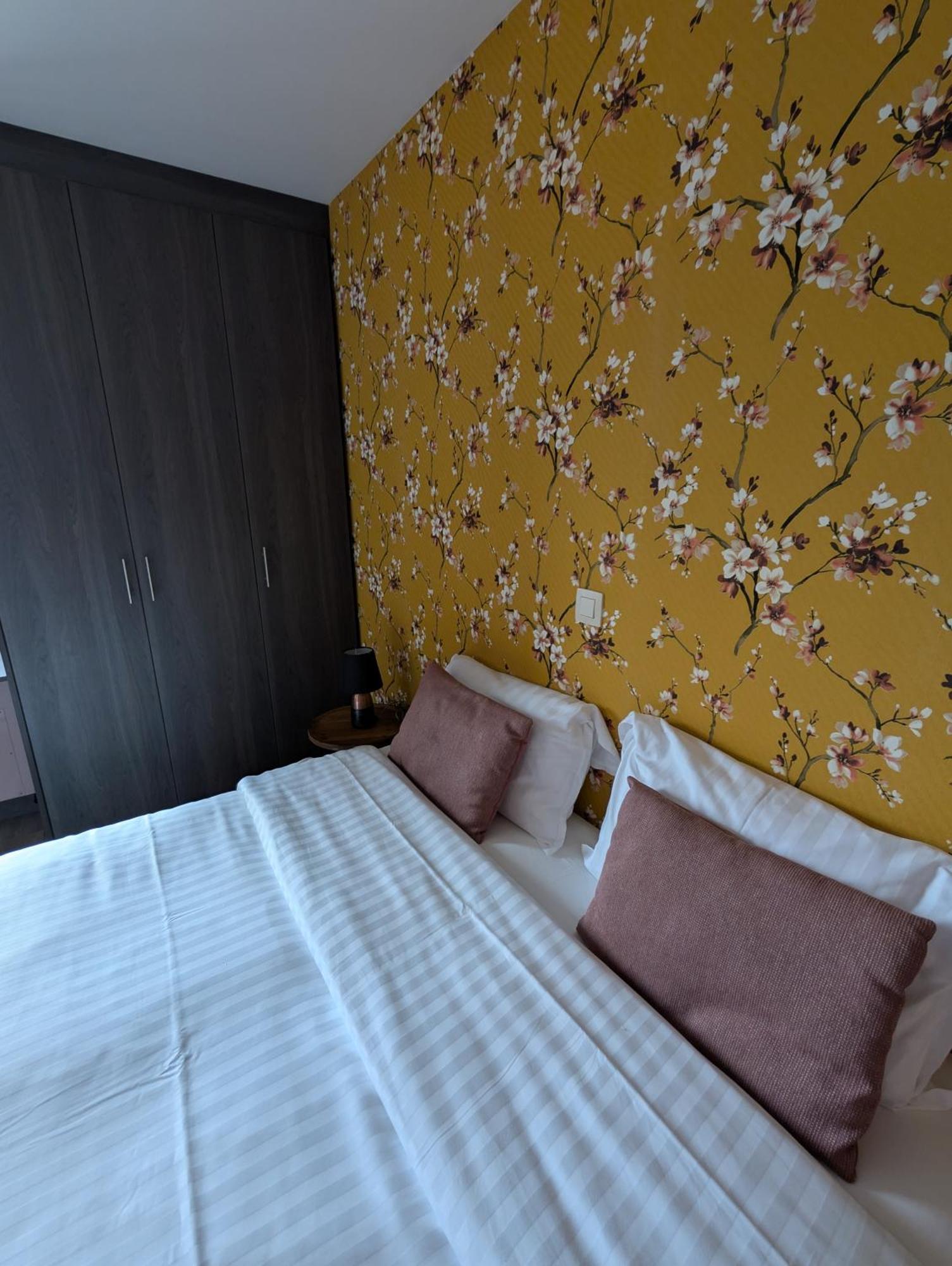 Hotel A Fleur De Couette Auvelais Exteriér fotografie
